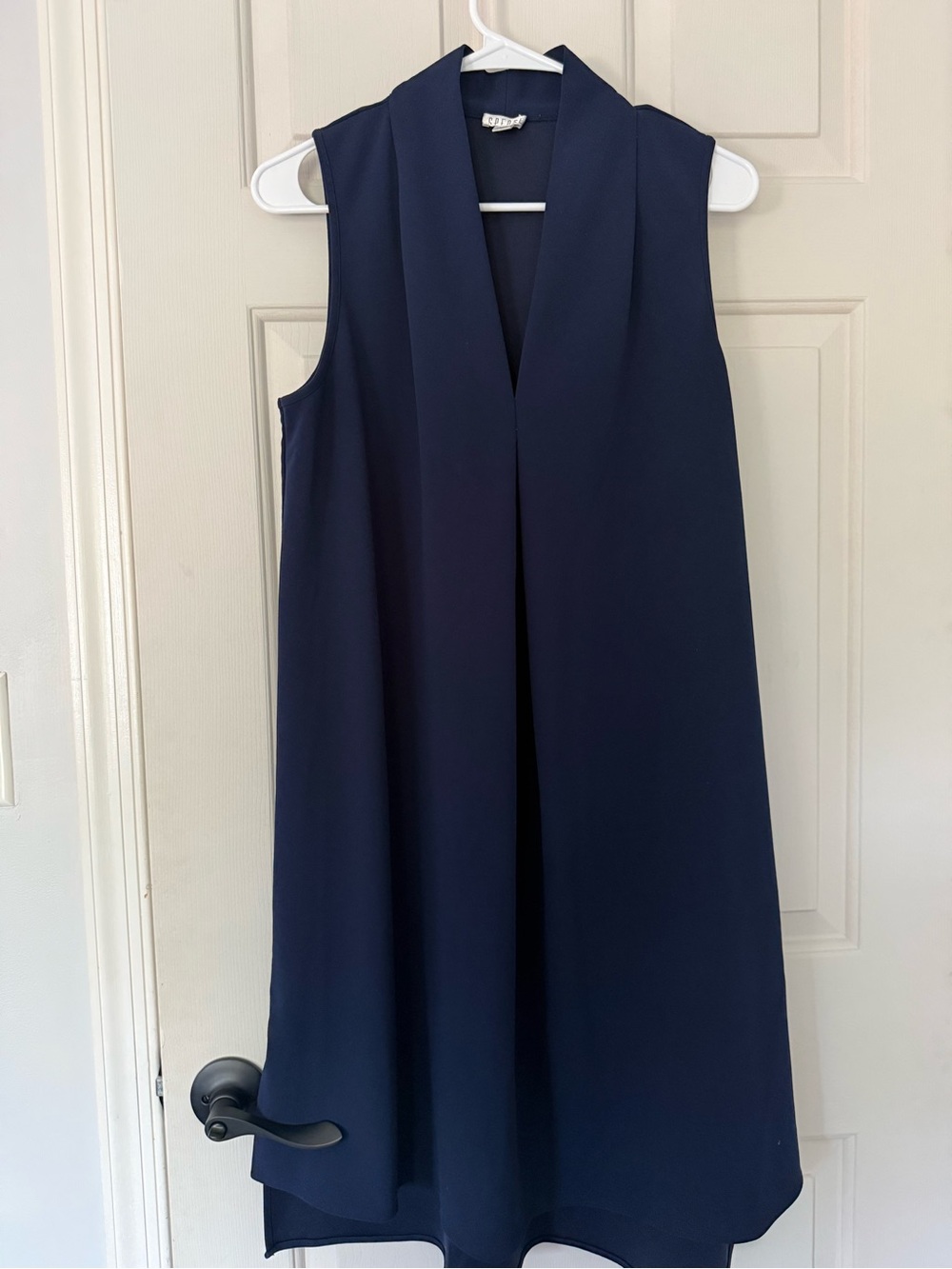 Spense Sleeveless Navy V-Neck Shift Dress